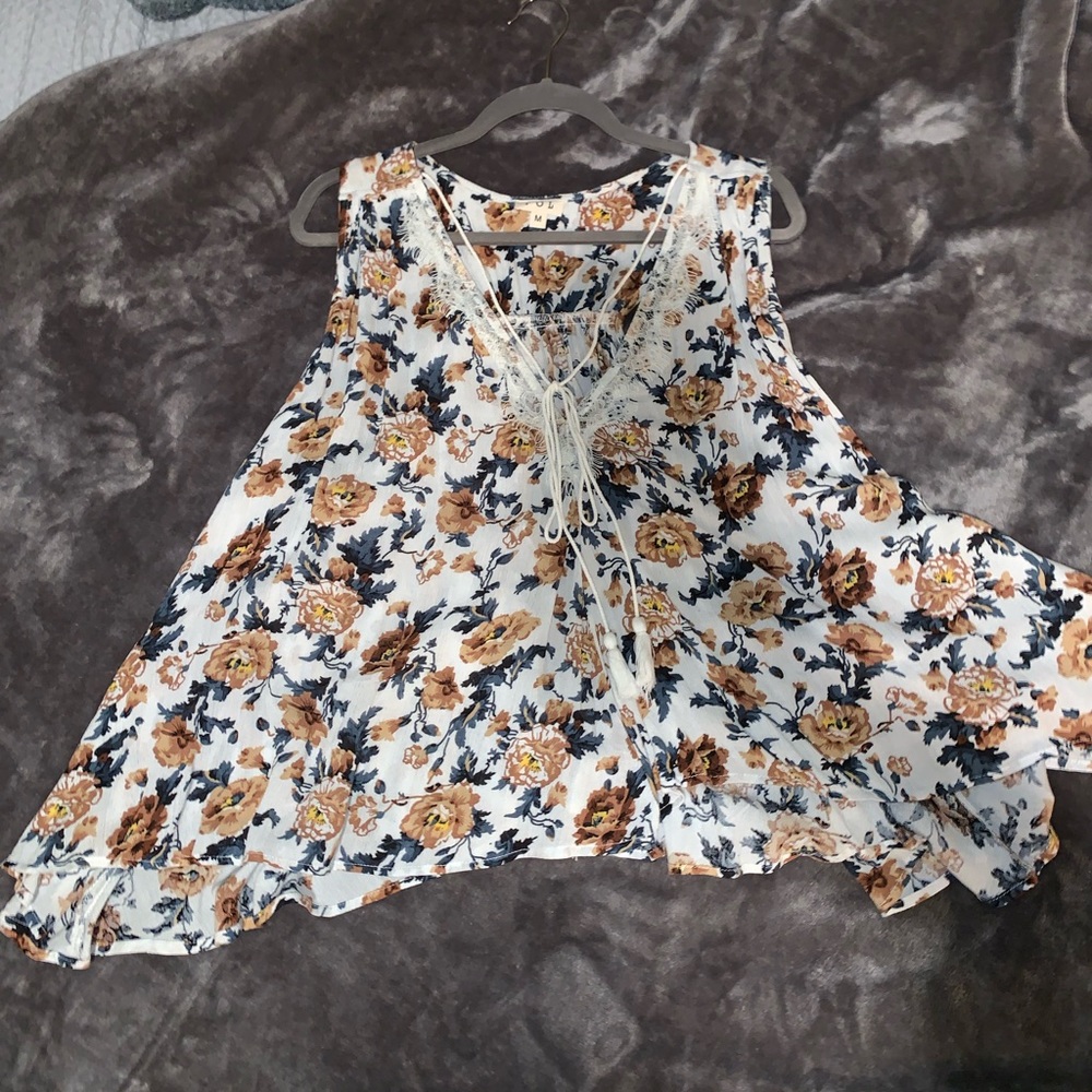 Floral Print Top With Lace Details